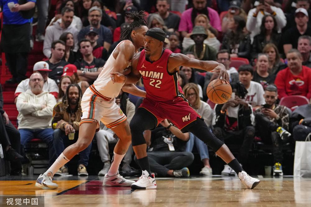 场外的质疑 场外的质疑