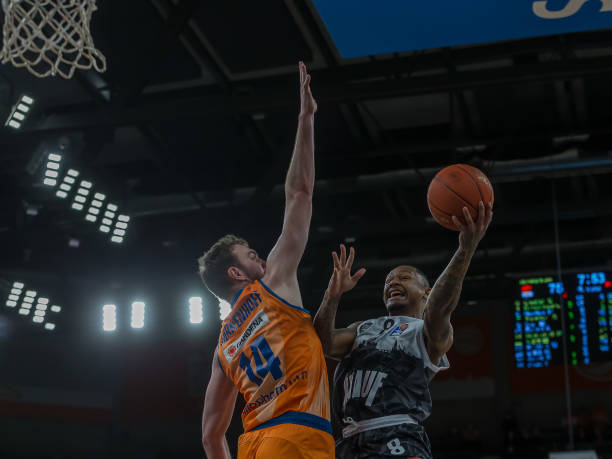 面对强敌 面对强敌