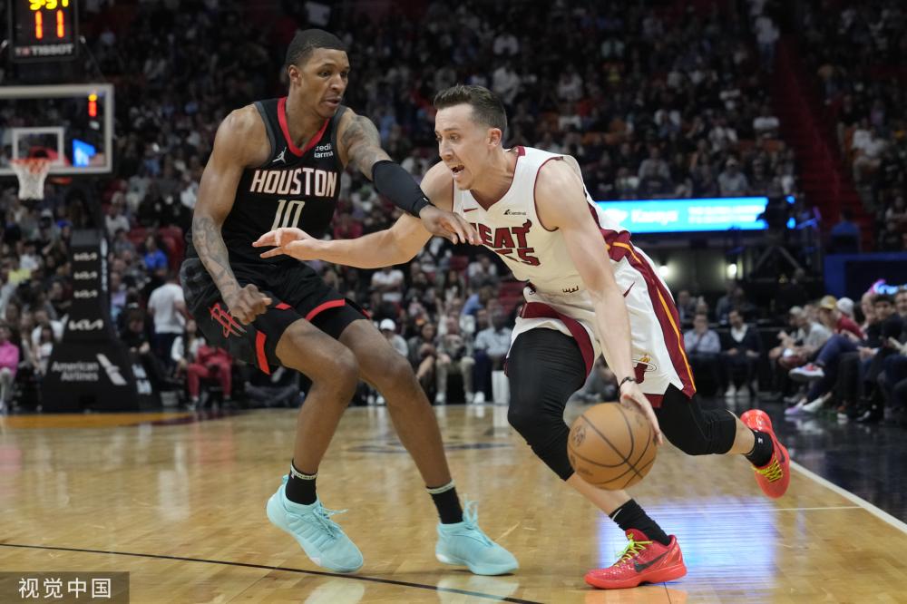 来自世界各 来自世界各